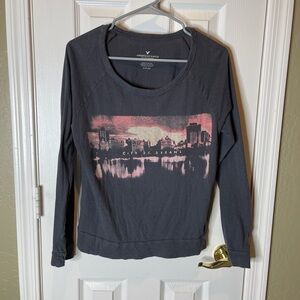 American Eagle Outfitters Gray Graphic Long Sleeve Tee